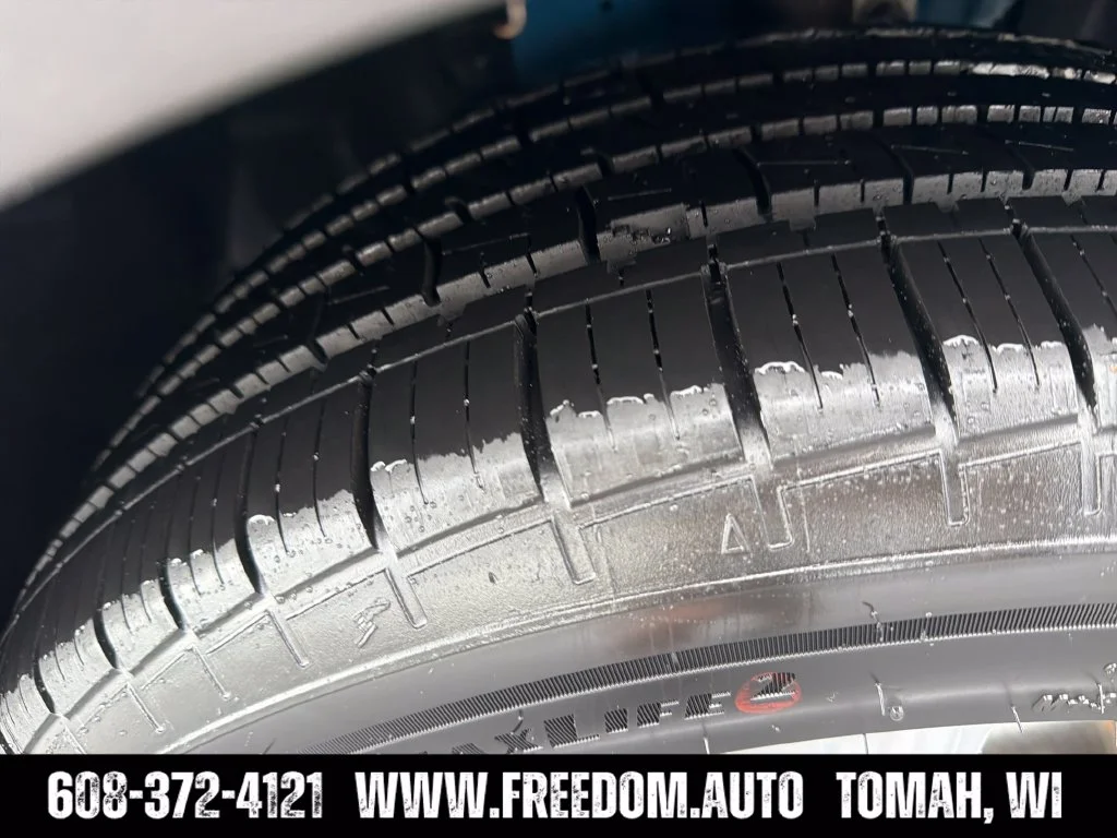 Used 2019 Lightning Blue Metallic Ford SEL image 27
