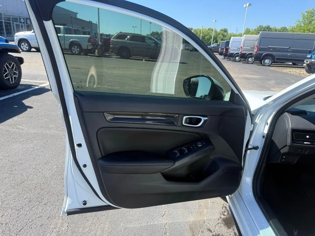 Certified Used 2022 White Honda EX-L image 10