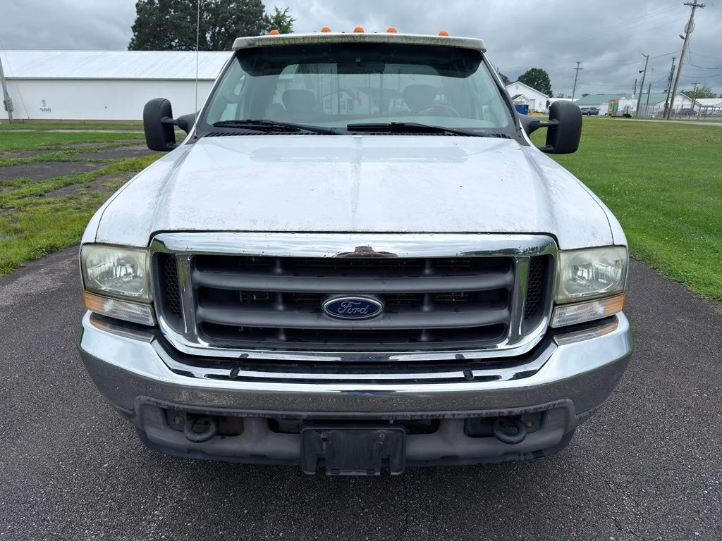 Used 2004 White Ford XL image 17