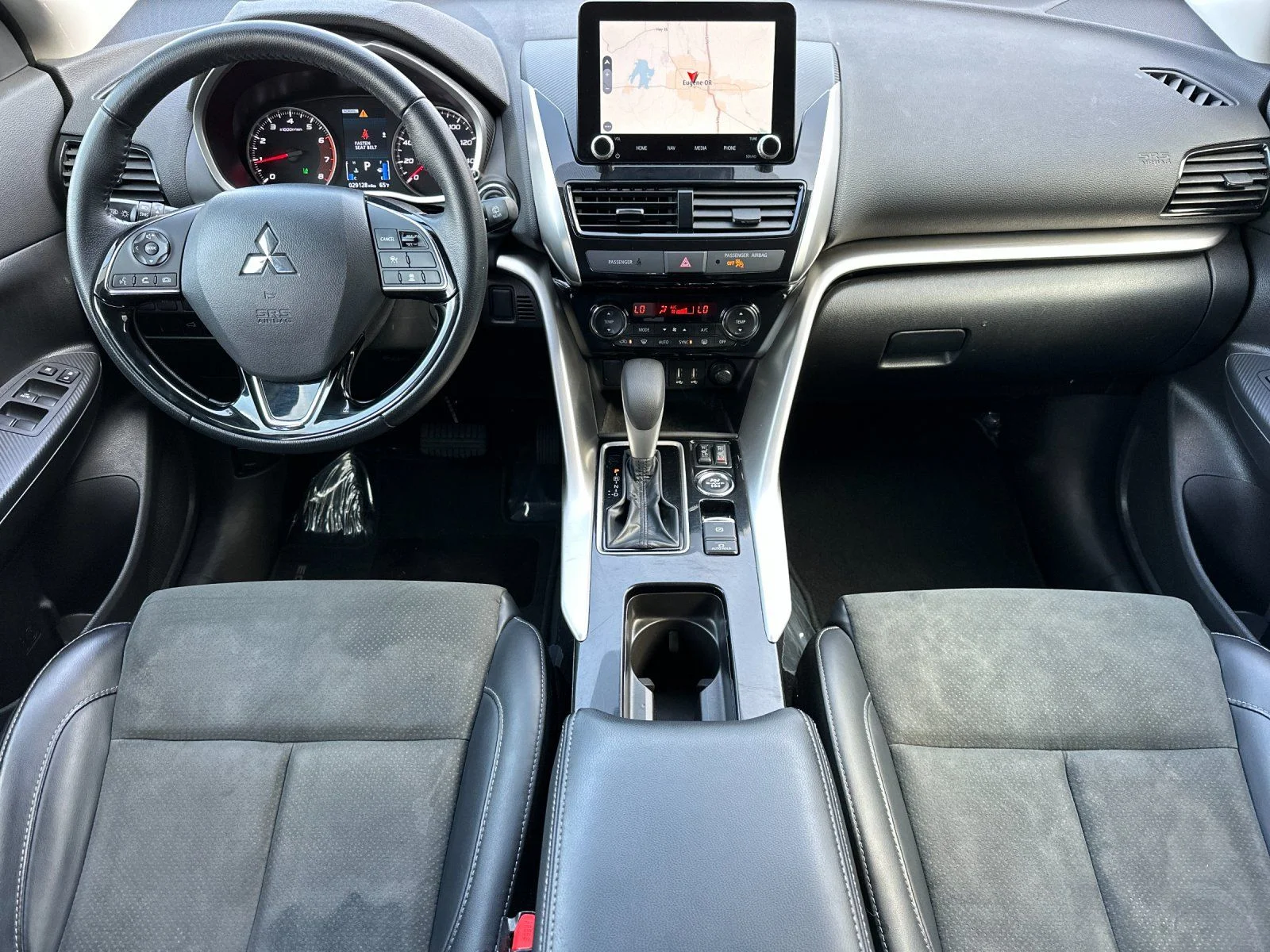 Used 2025 Black Mitsubishi SE image 12