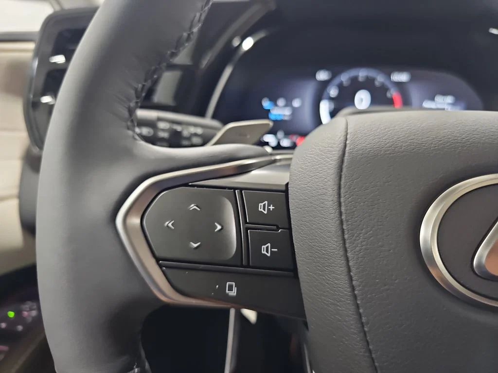New 2026 Eminent White Pearl Lexus LUXURY image 16