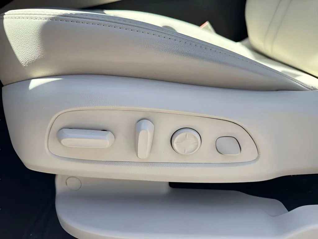 Used 2023 White Frost Tricoat Buick Premium image 11