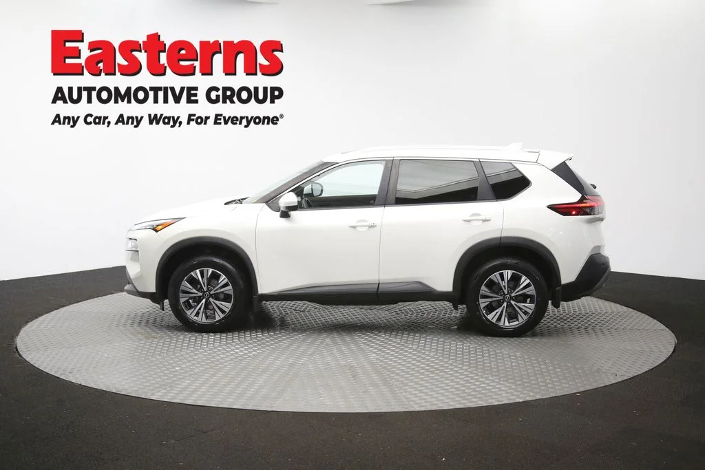 Used 2023 White Nissan SV image 63