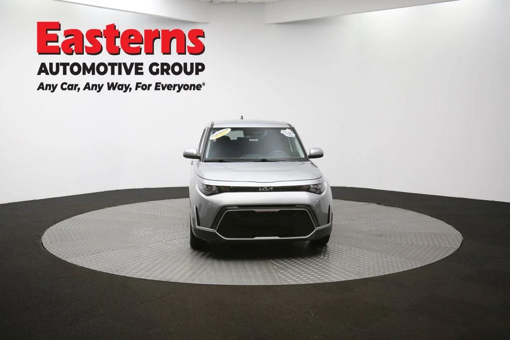 Used 2023  Kia LX image 50
