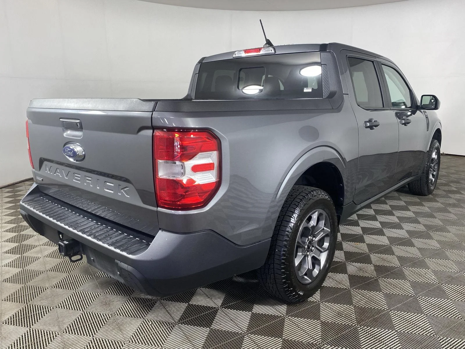Used 2022 Carbonized Gray Ford XLT image 7