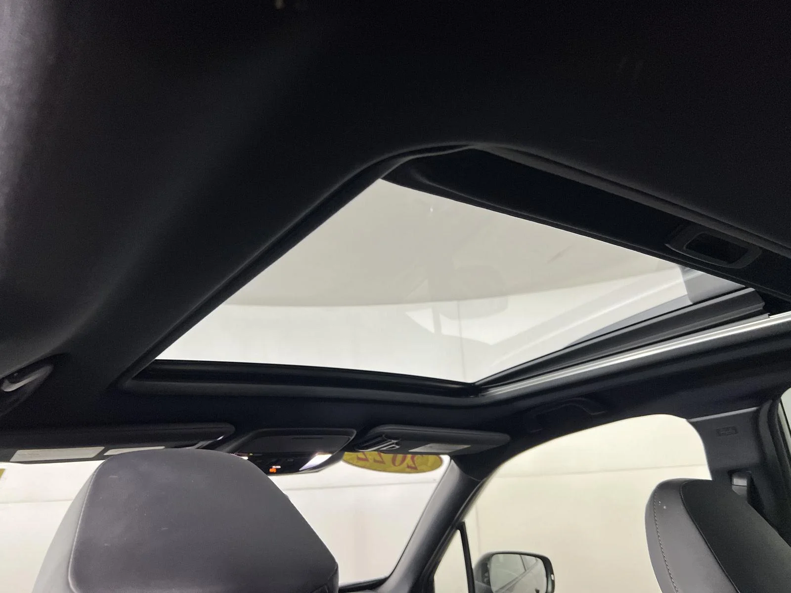 Used 2022  Subaru Wilderness image 4