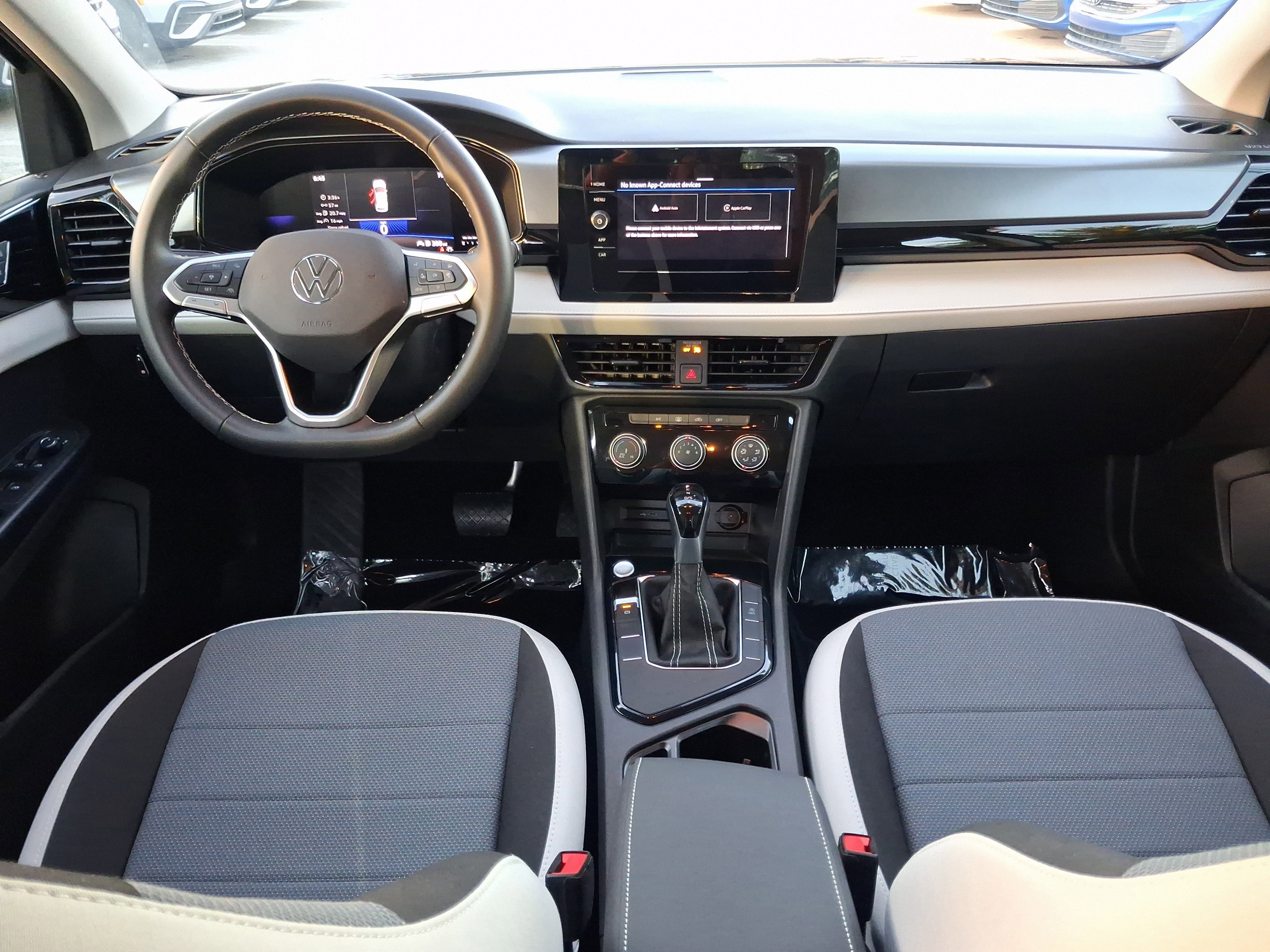 2025 Volkswagen Taos S - Photo 9
