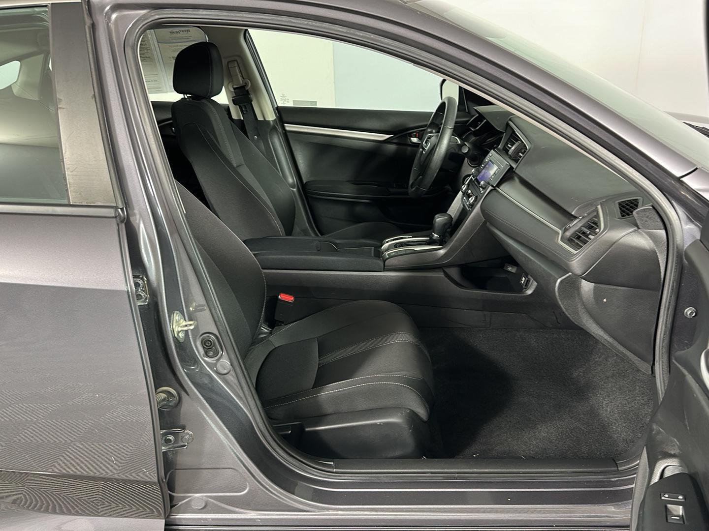 Used 2019 Modern Steel Metallic Honda LX image 29