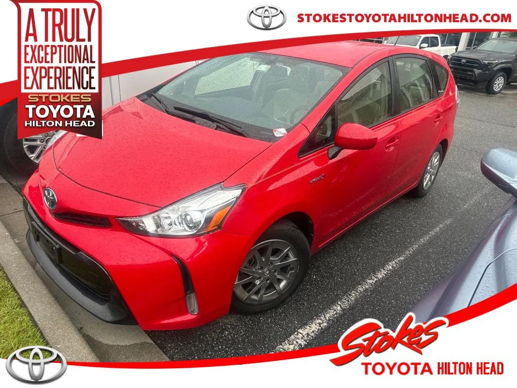 2017 Toyota Prius v Five's photo