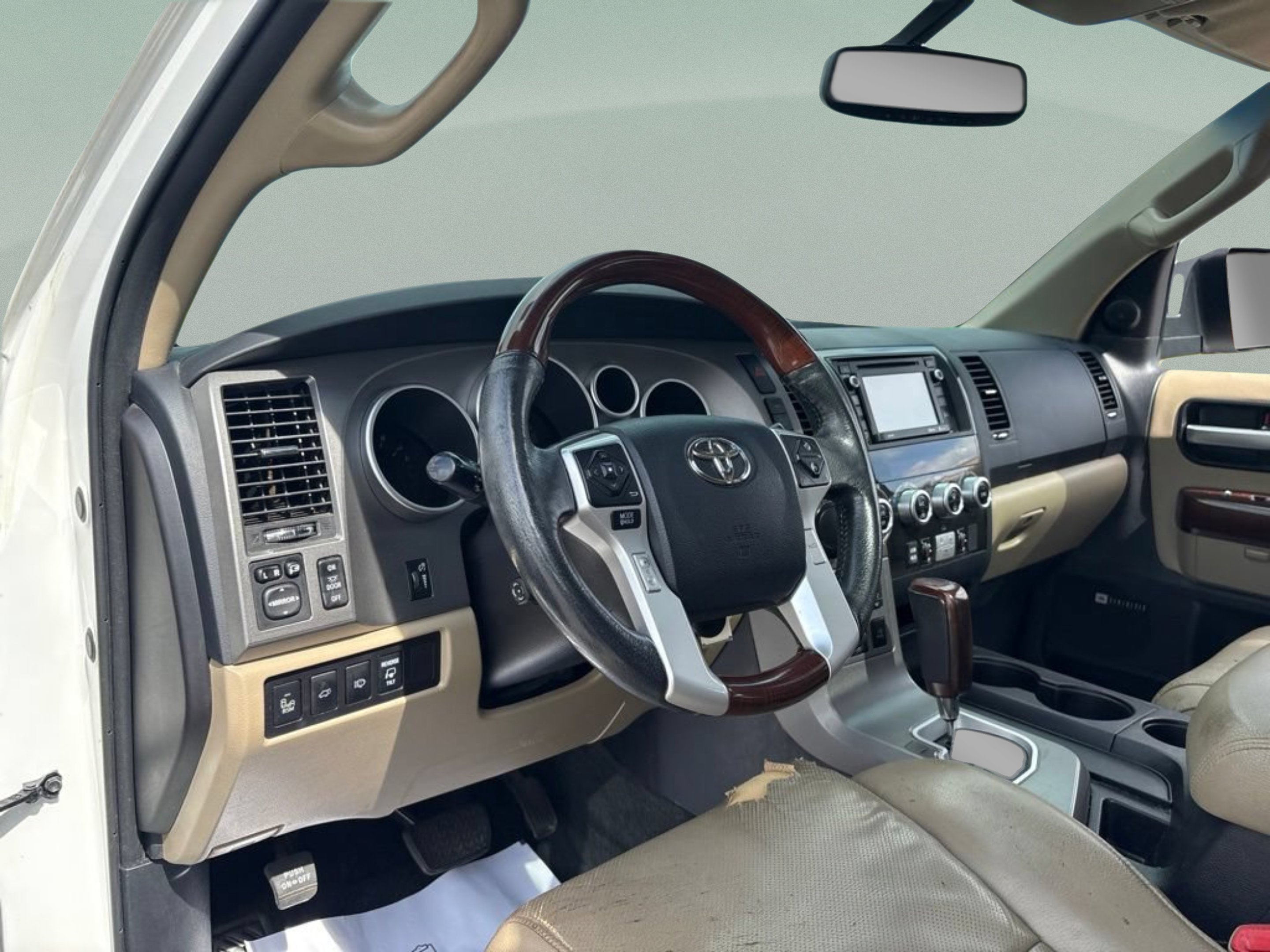 Used 2016 Blizzard Pearl Toyota Platinum image 25