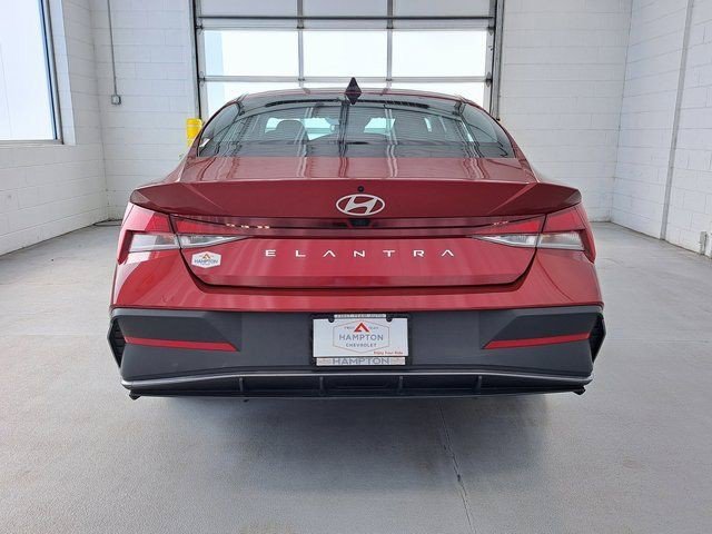 Used 2024 Red Hyundai SEL image 6