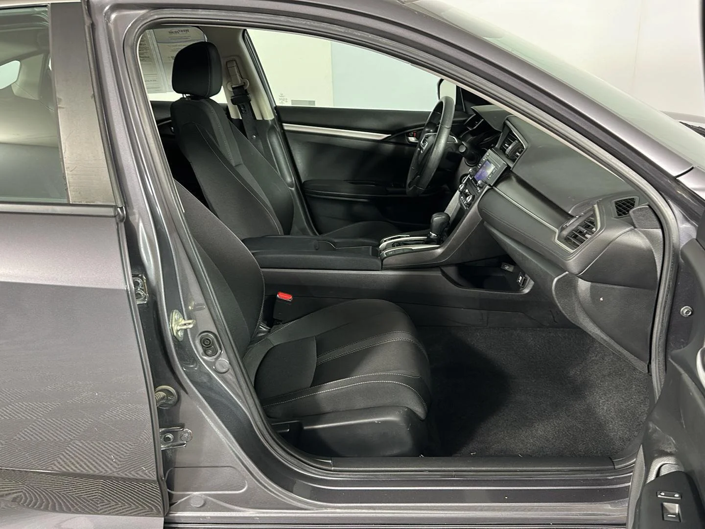 Used 2019 Modern Steel Metallic Honda LX image 29