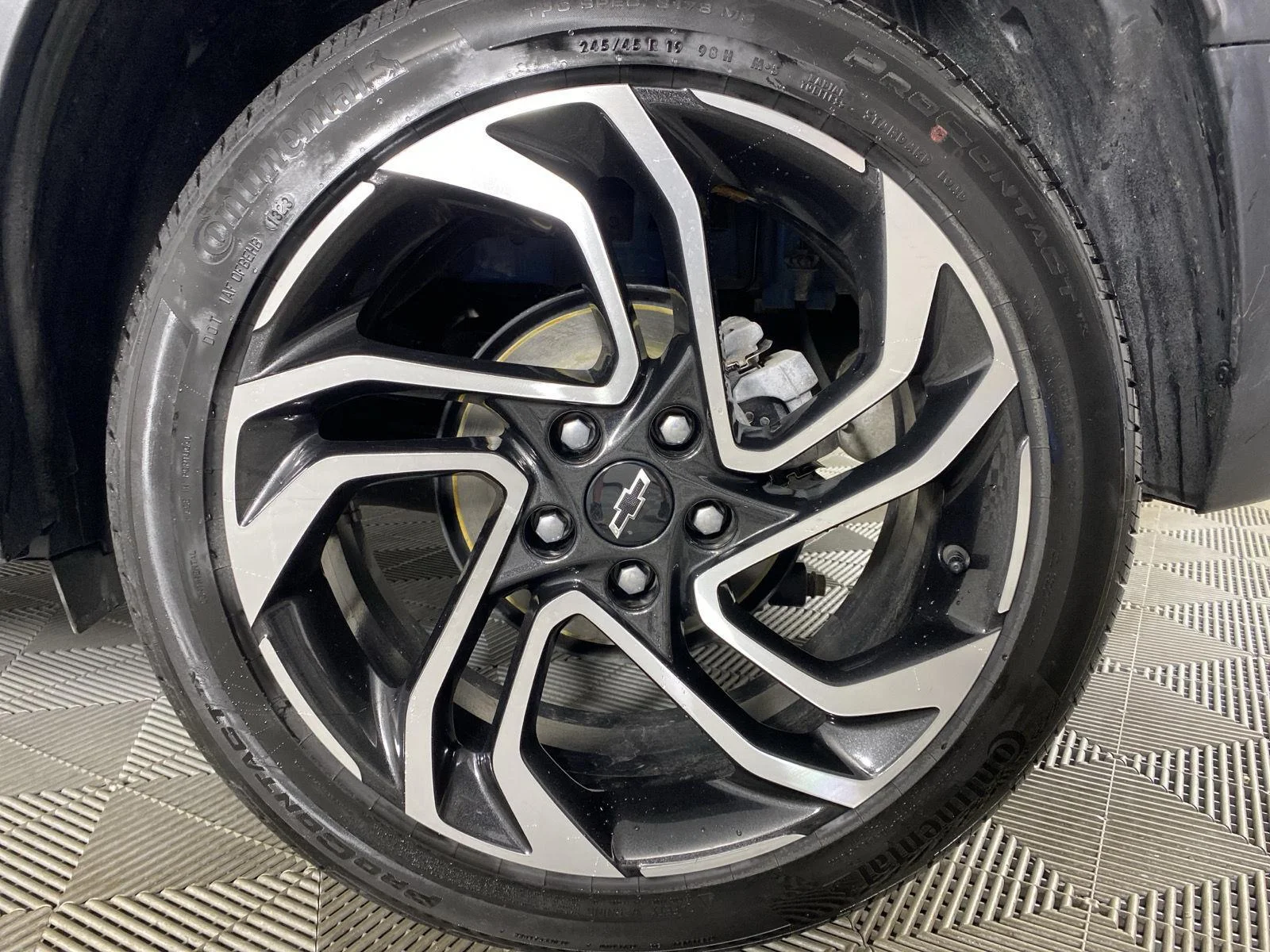Used 2024 Fountain Blue Chevrolet RS image 9