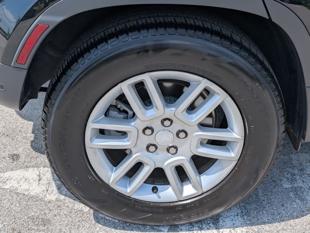 Certified Used 2025 Black Land Rover S image 34