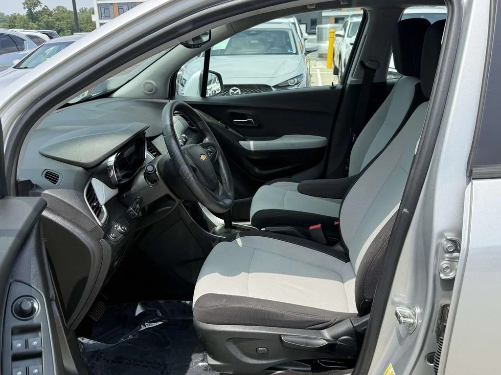 Used 2019 Silver Ice Metallic Chevrolet LS image 9