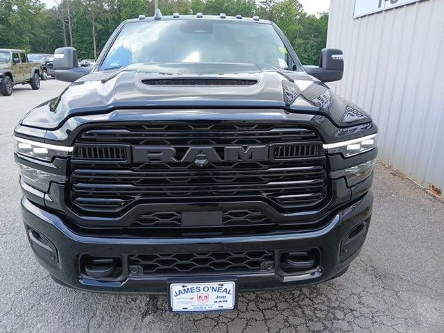 New 2026 Diamond Black Crystal Pearl-Coat Exterior Paint RAM Laramie image 16