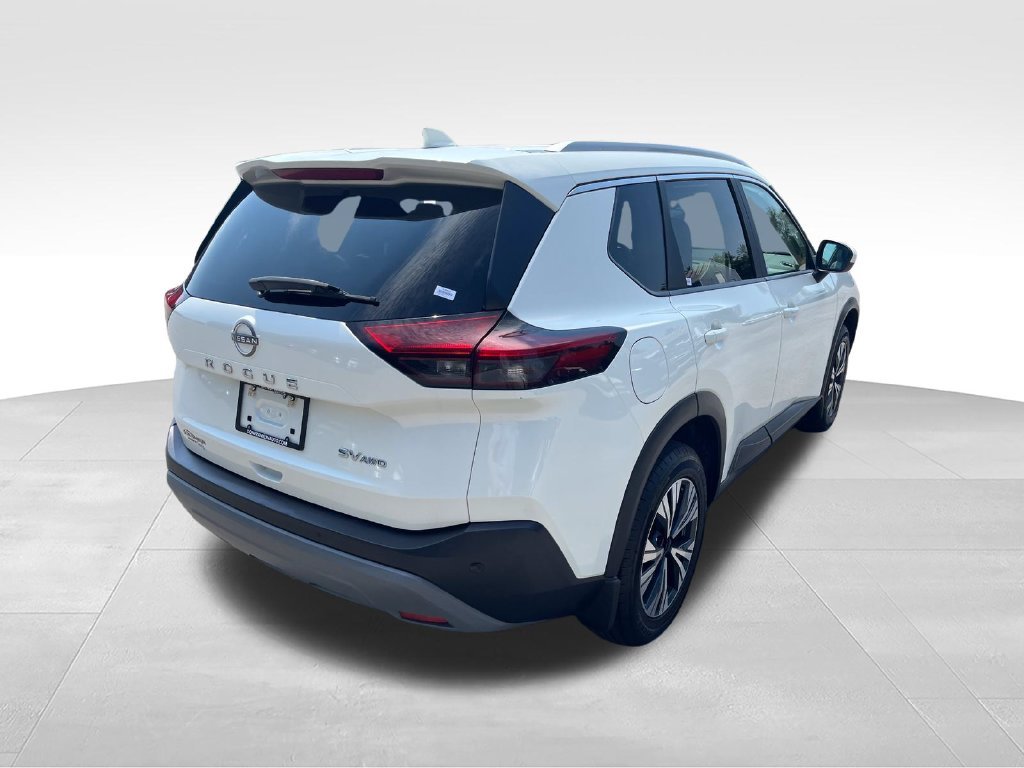 Used 2023 White Nissan SV image 5