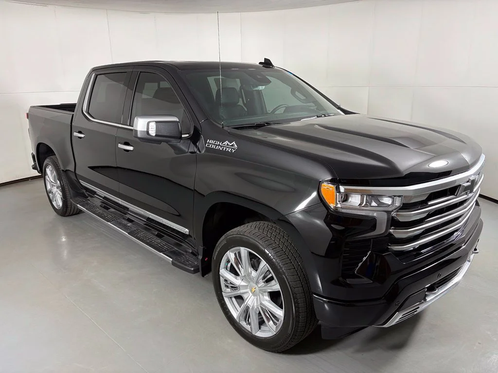 New 2026 Black Chevrolet High Country image 2