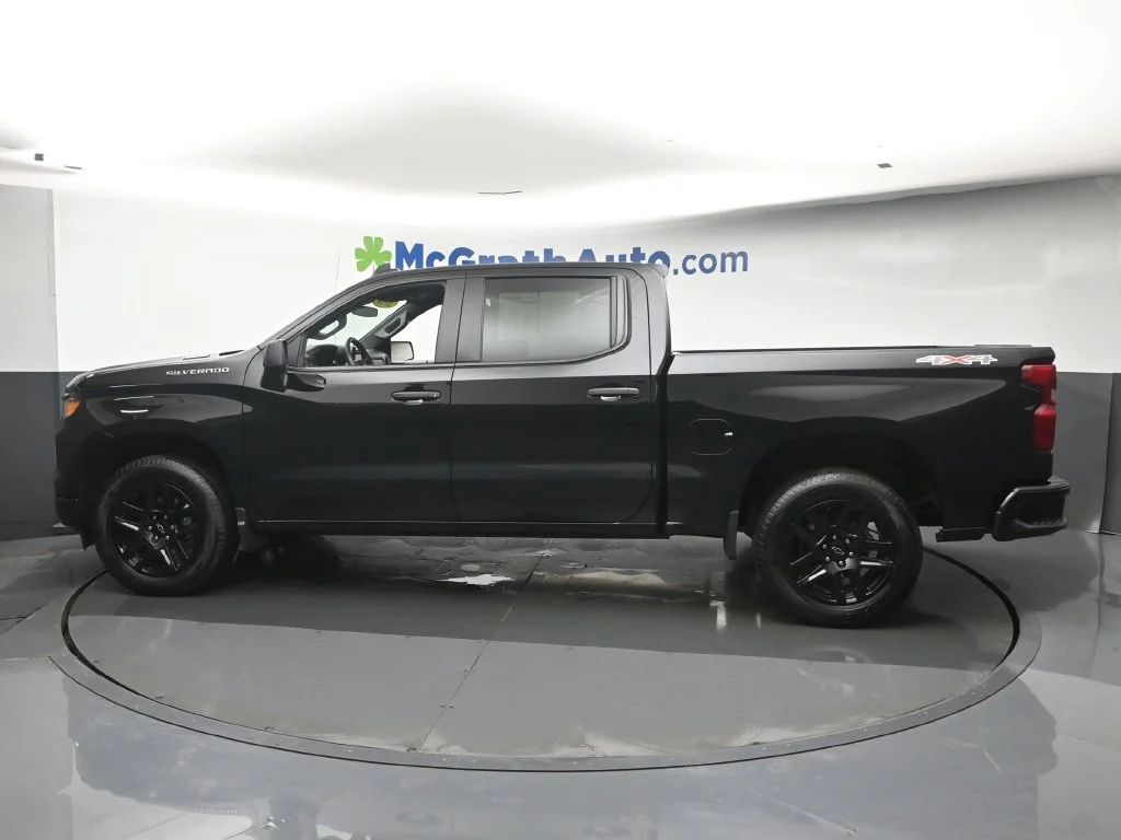 Used 2024 Black Chevrolet Custom image 22