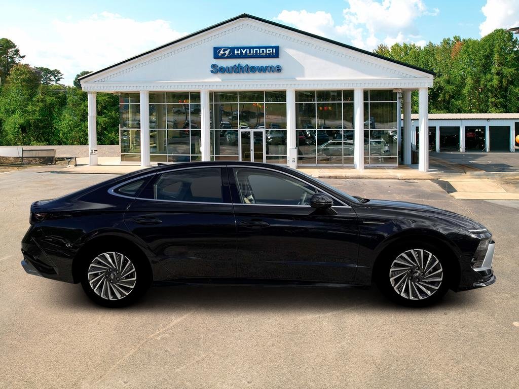 New 2026 Black Hyundai Limited image 9