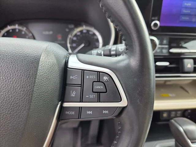 Certified Used 2023  Toyota XLE image 32