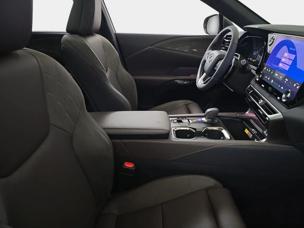 New 2026 Nori Green Pearl Lexus LUXURY image 9