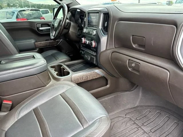 Used 2021 White GMC Denali image 23