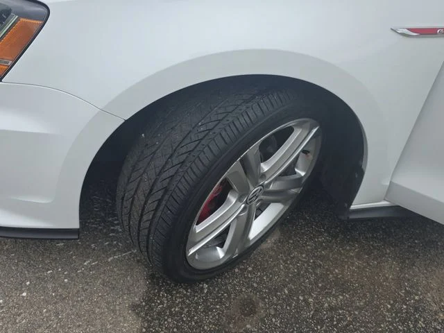 Used 2017  Volkswagen GLI image 33