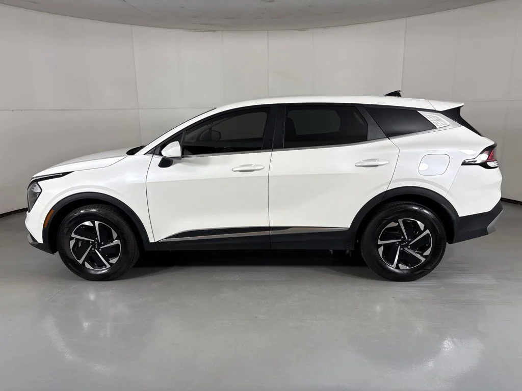 Used 2023 White Kia LX image 5