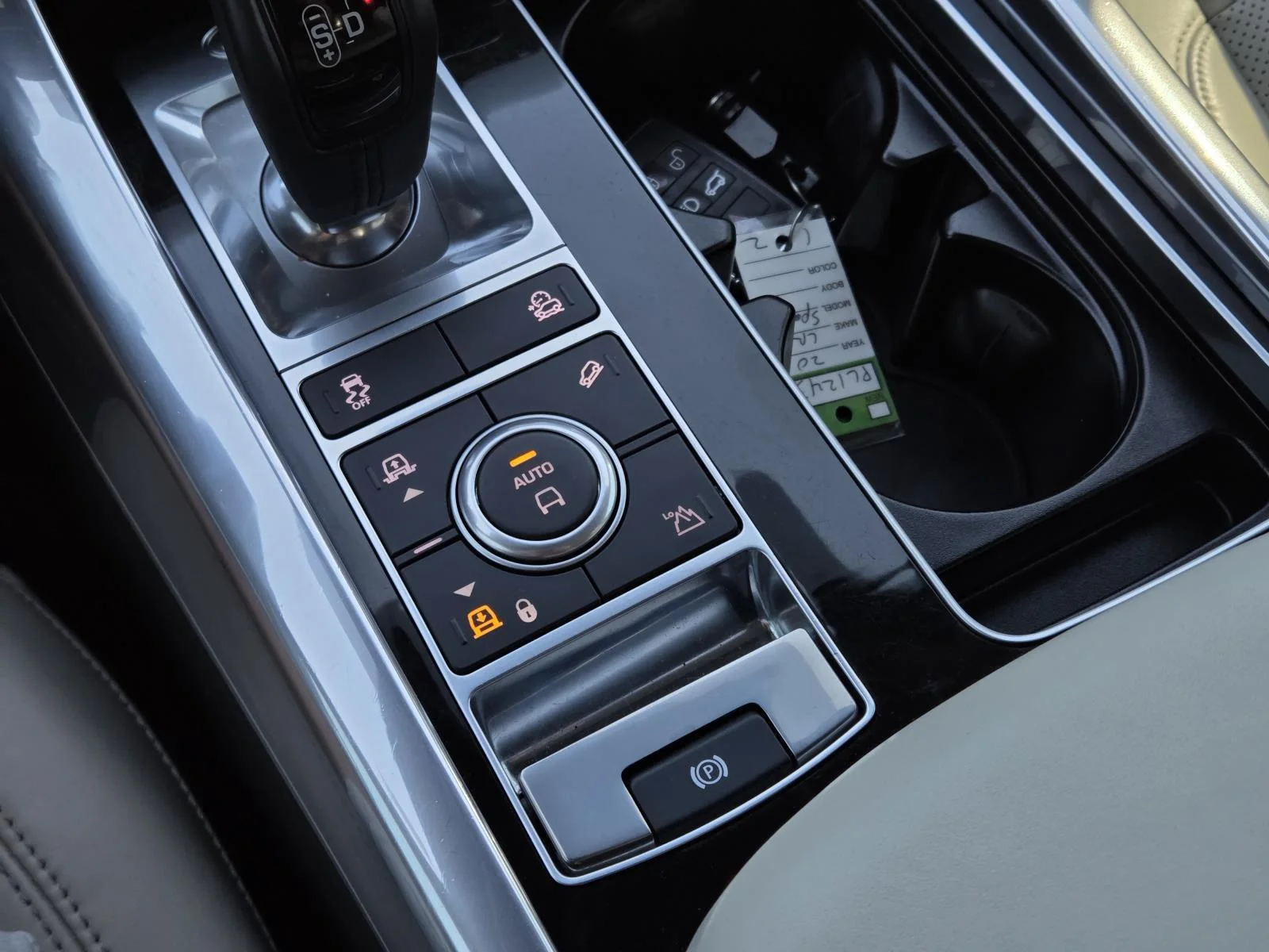 Used 2020 Narvik Black Land Rover HSE Dynamic image 28