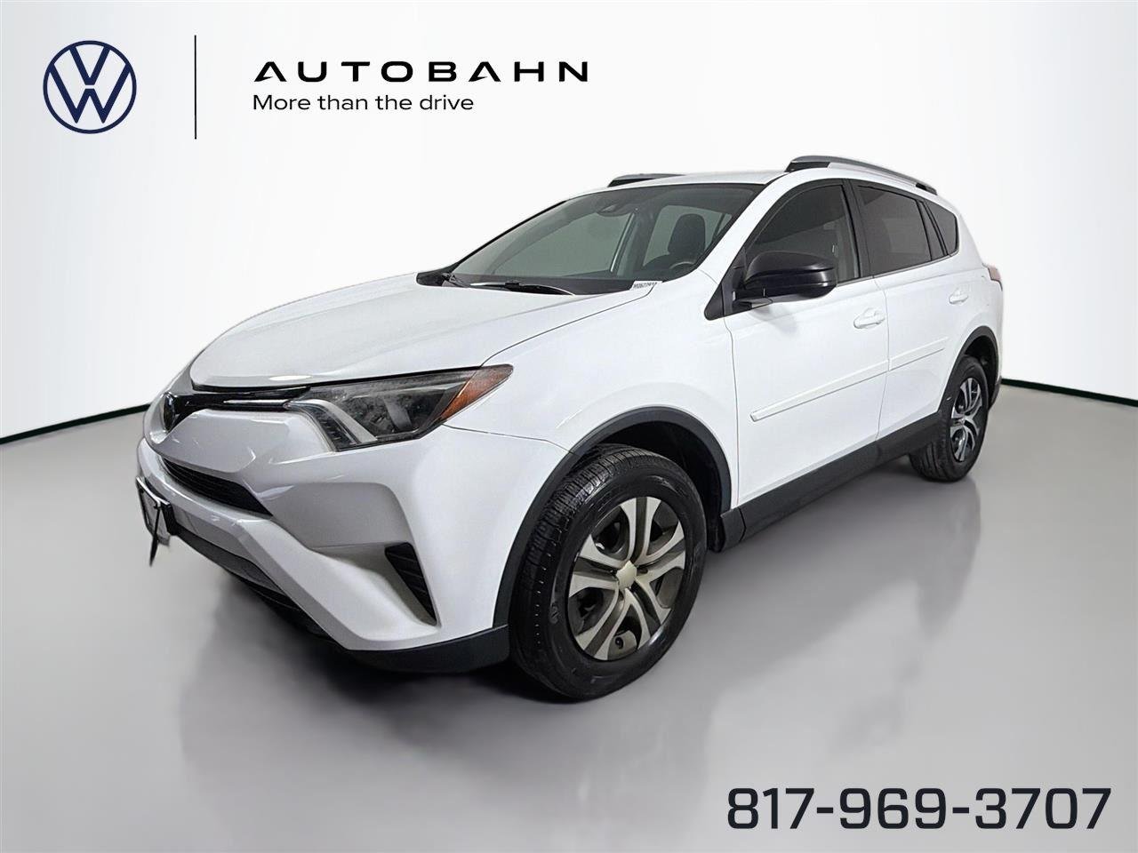 2017 Toyota RAV4 LE FWD photo