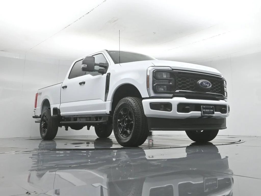 New 2026 Oxford White Ford XL image 43
