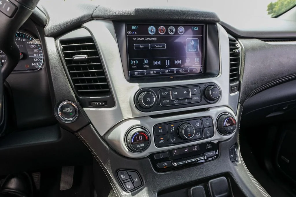 Used 2020 Black GMC SLT image 32