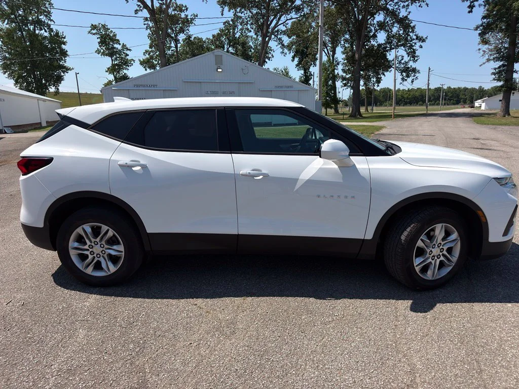 Used 2021 White Chevrolet LT image 16