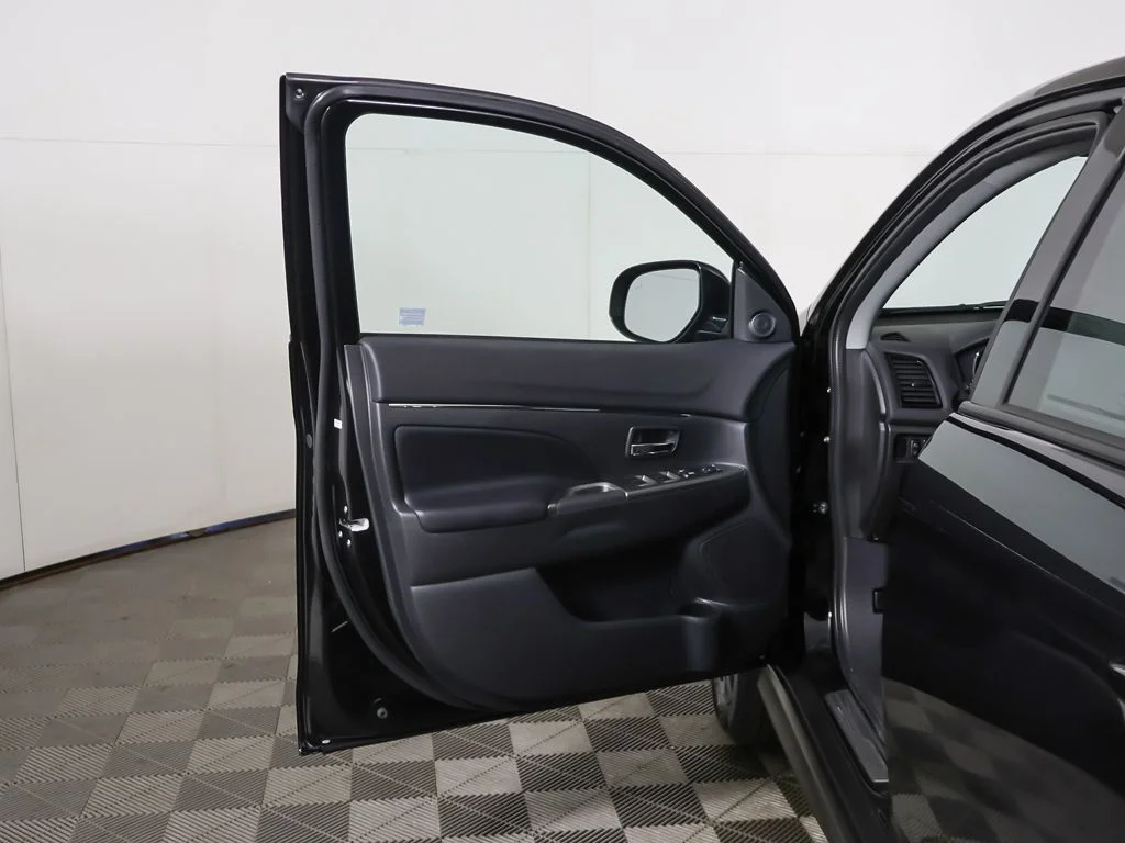 New 2026 Black Mitsubishi 2.0 SE image 17