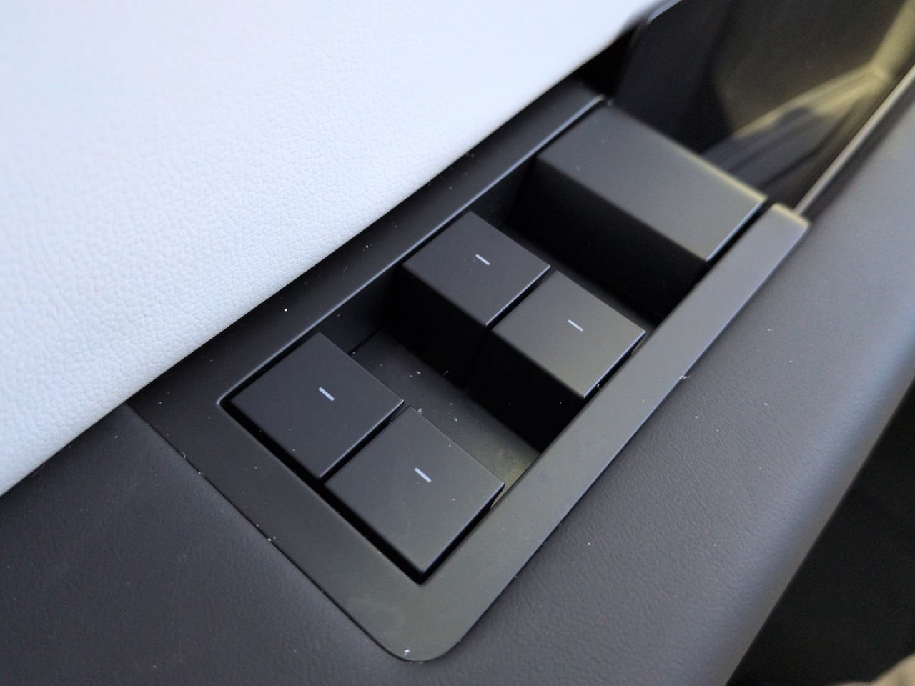 Used 2024 Stainless Steel Tesla Base image 23