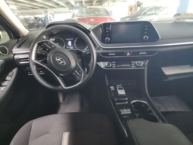Used 2021 Silver Hyundai Blue image 6
