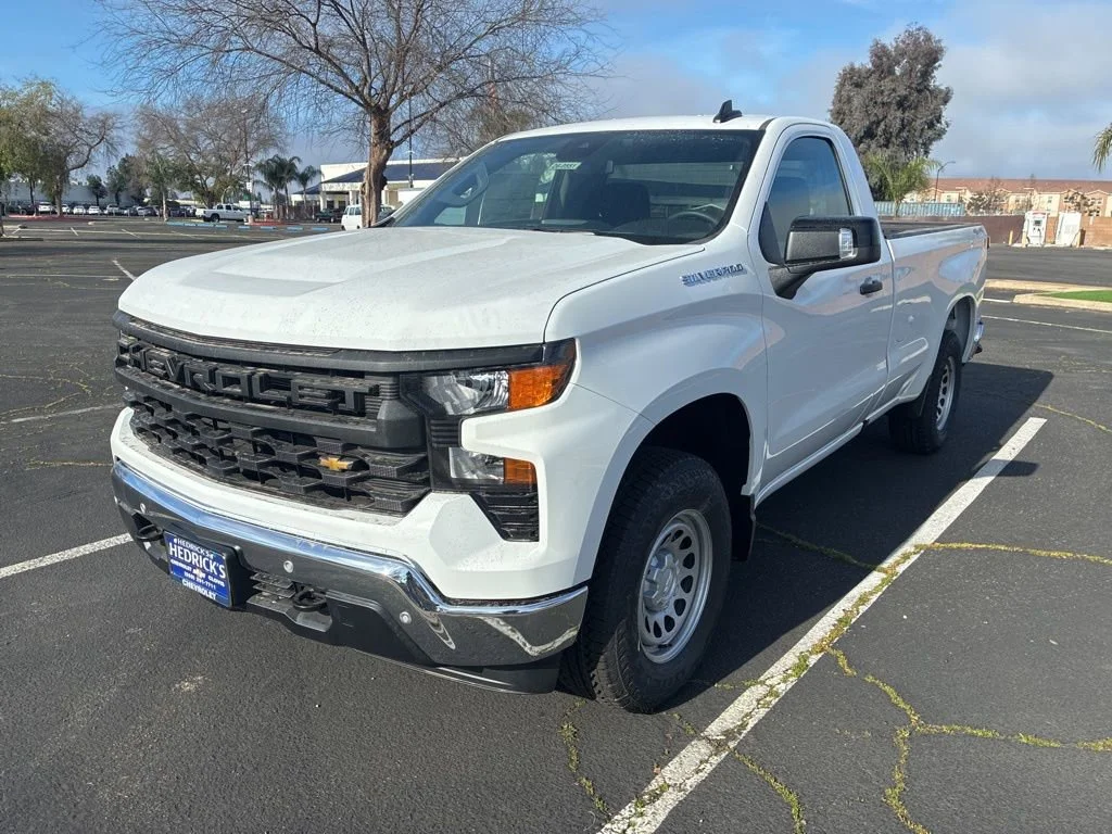 New 2026 Summit White Chevrolet WT image 7