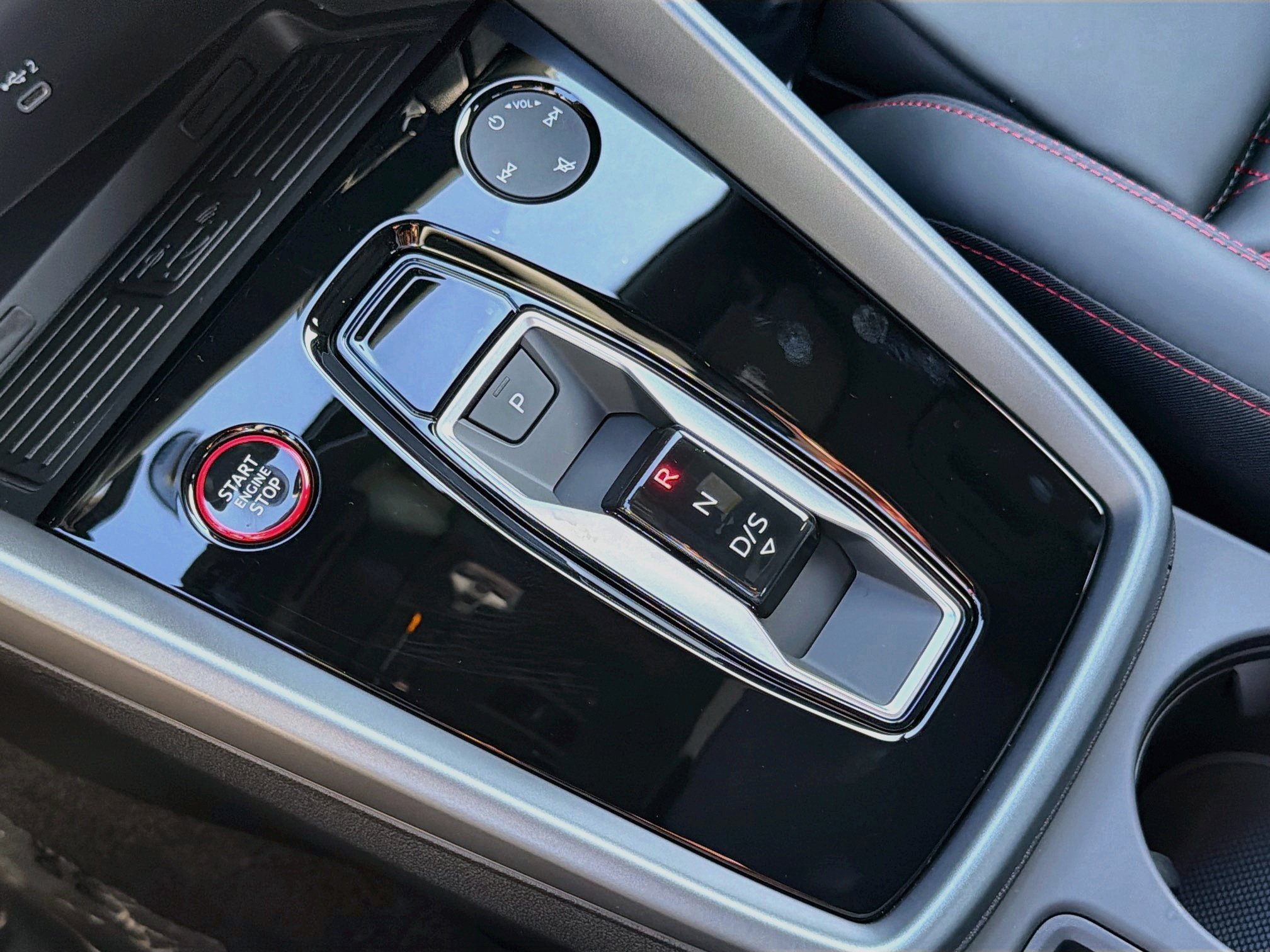 New 2026 Daytona Gray Pearl Effect Audi 4DR QTRO 2.0 TFSI image 27