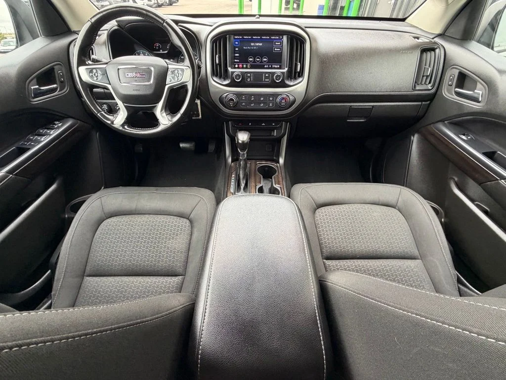 Used 2022 Gray GMC Elevation image 11