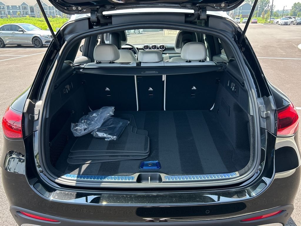New 2026 Black Mercedes-Benz GLC 300 image 7