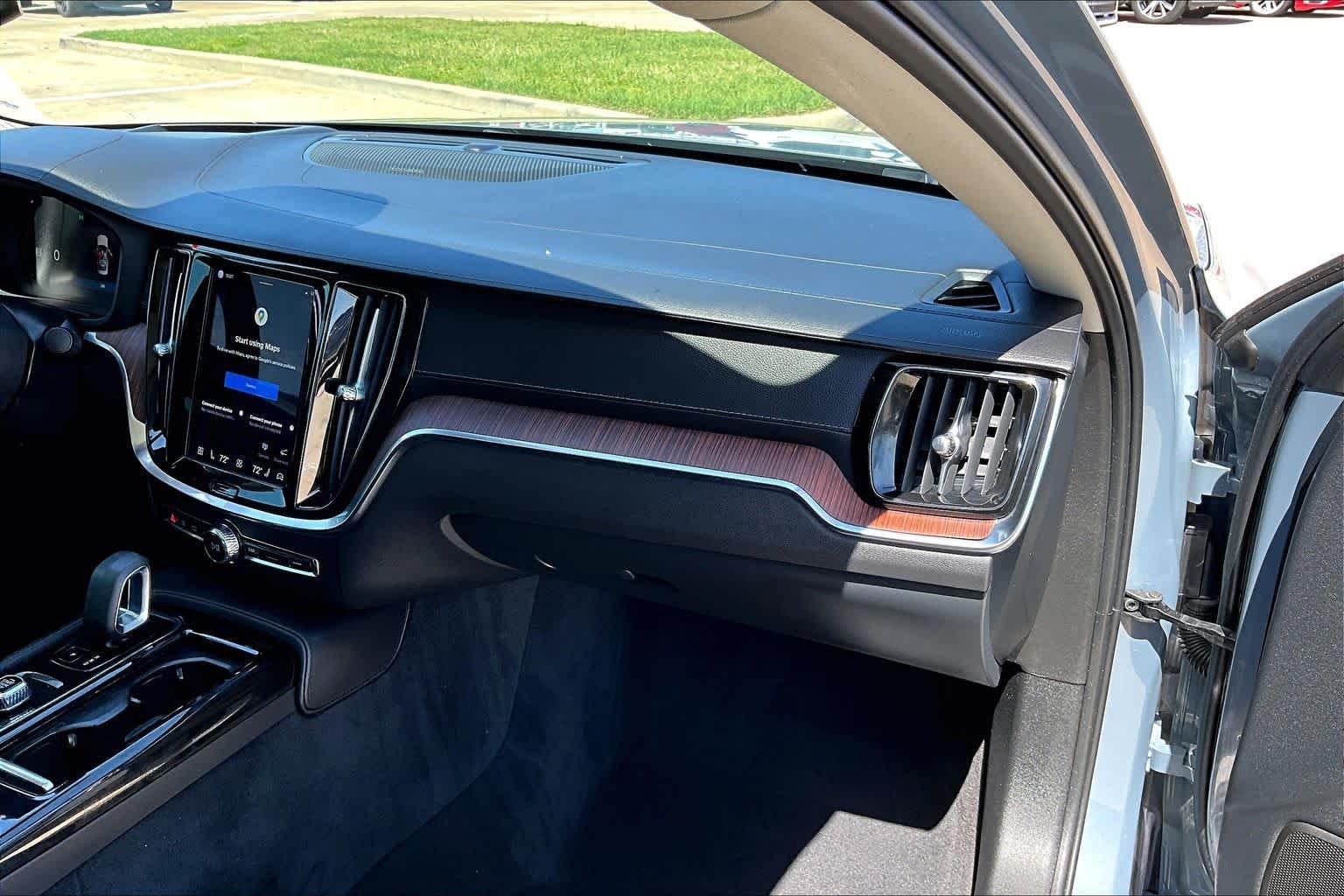 Used 2024 Thunder Grey Metallic Volvo Ultimate Dark Theme image 19