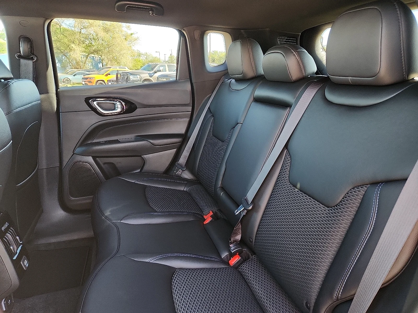 New 2026 PPS Fathom Blue Jeep LATITUDE 4X4 image 9