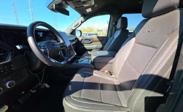 Used 2025 Sterling Metallic GMC Denali image 3