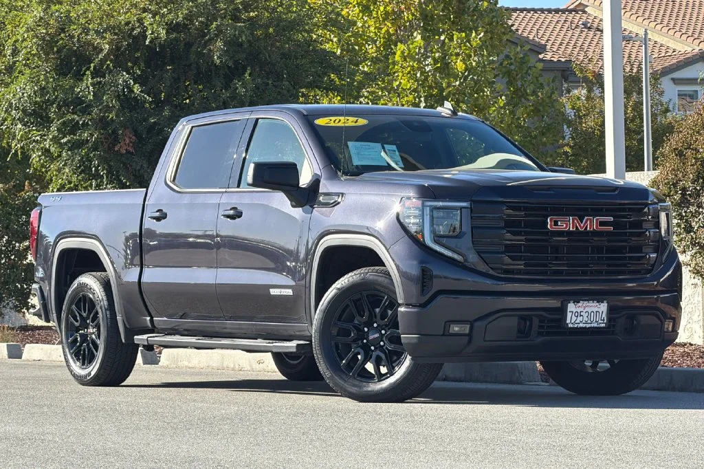 Used 2024 Titanium Rush Metallic GMC Elevation image 2