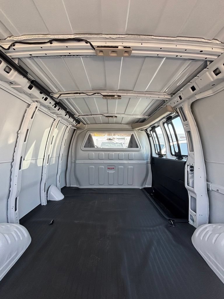 2025 Chevrolet Express Cargo Work Van - Photo 17