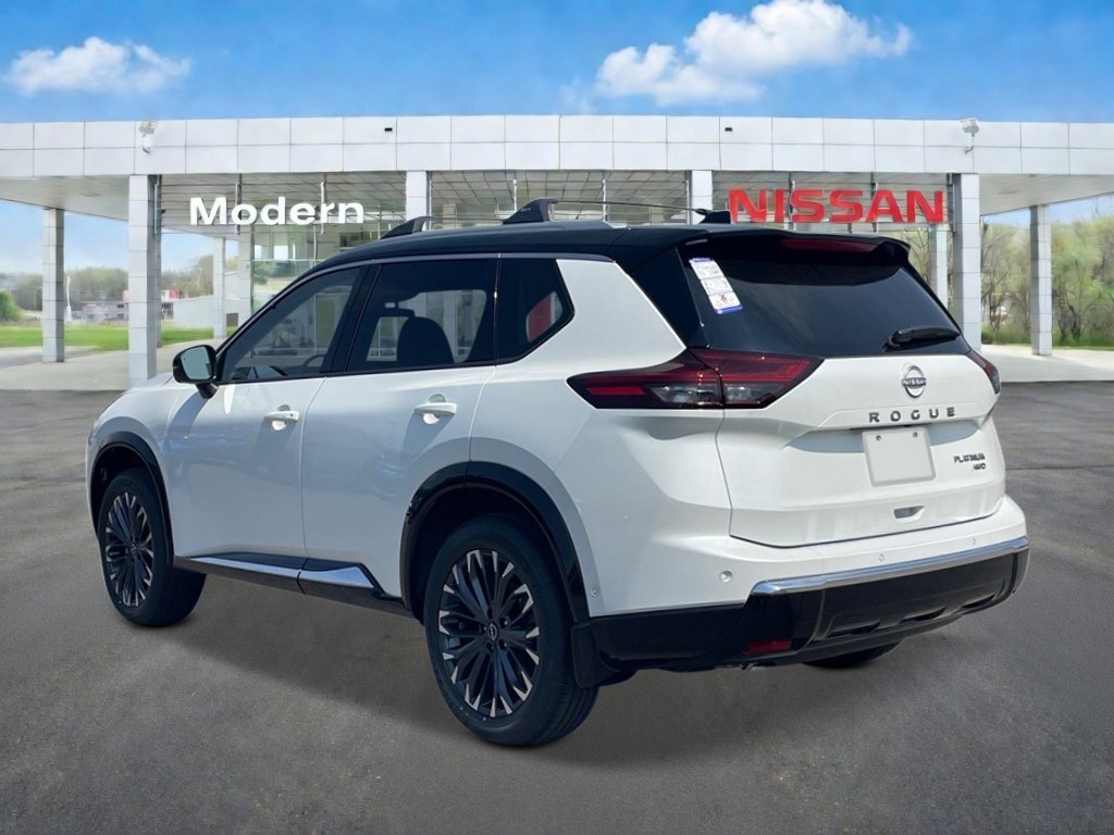 New 2026 Everest White Pearl TriCoat / Super Black Two-tone Nissan Platinum image 3
