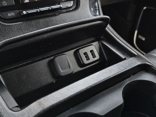 Used 2019 Silver Chevrolet Premier image 21