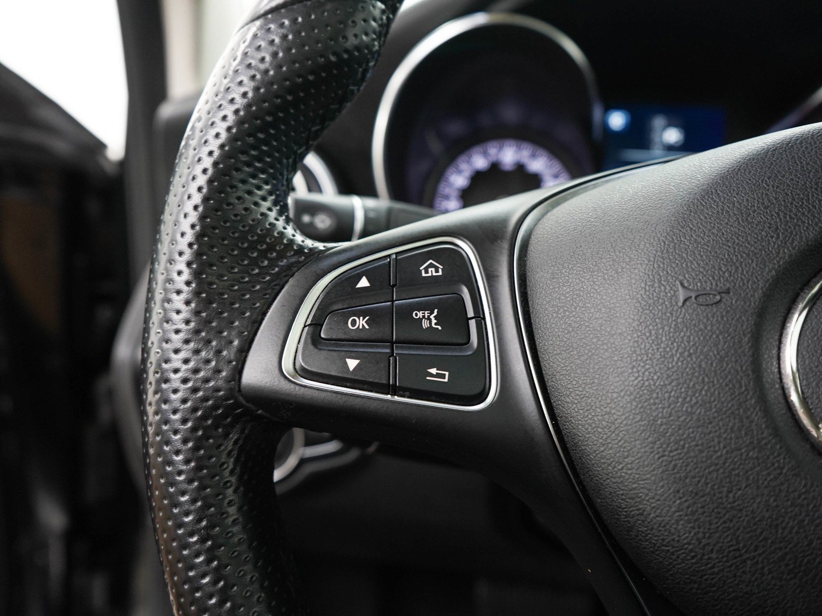 Used 2017 Black Mercedes-Benz C 300 image 24