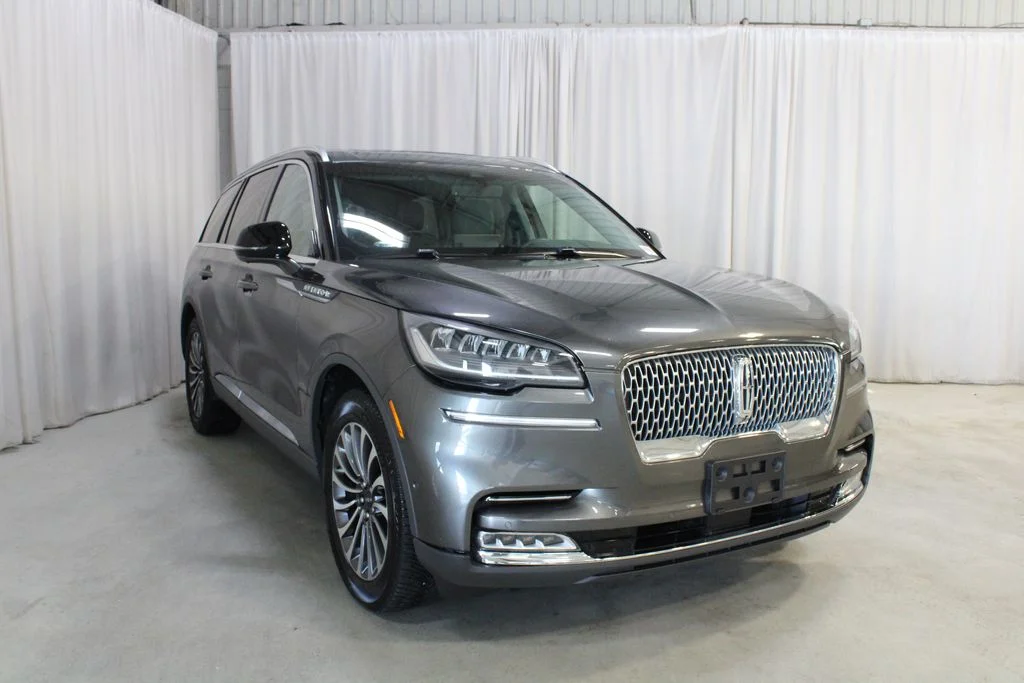 Used 2020 Gray Lincoln Reserve image 39